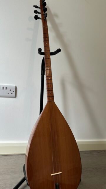 Turkish short neck  baglama saz (Oktay Yalmaz)